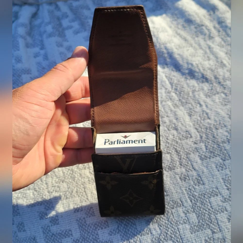 Louis Vuitton Tabacco Pack Holder - Picture 3 of 10